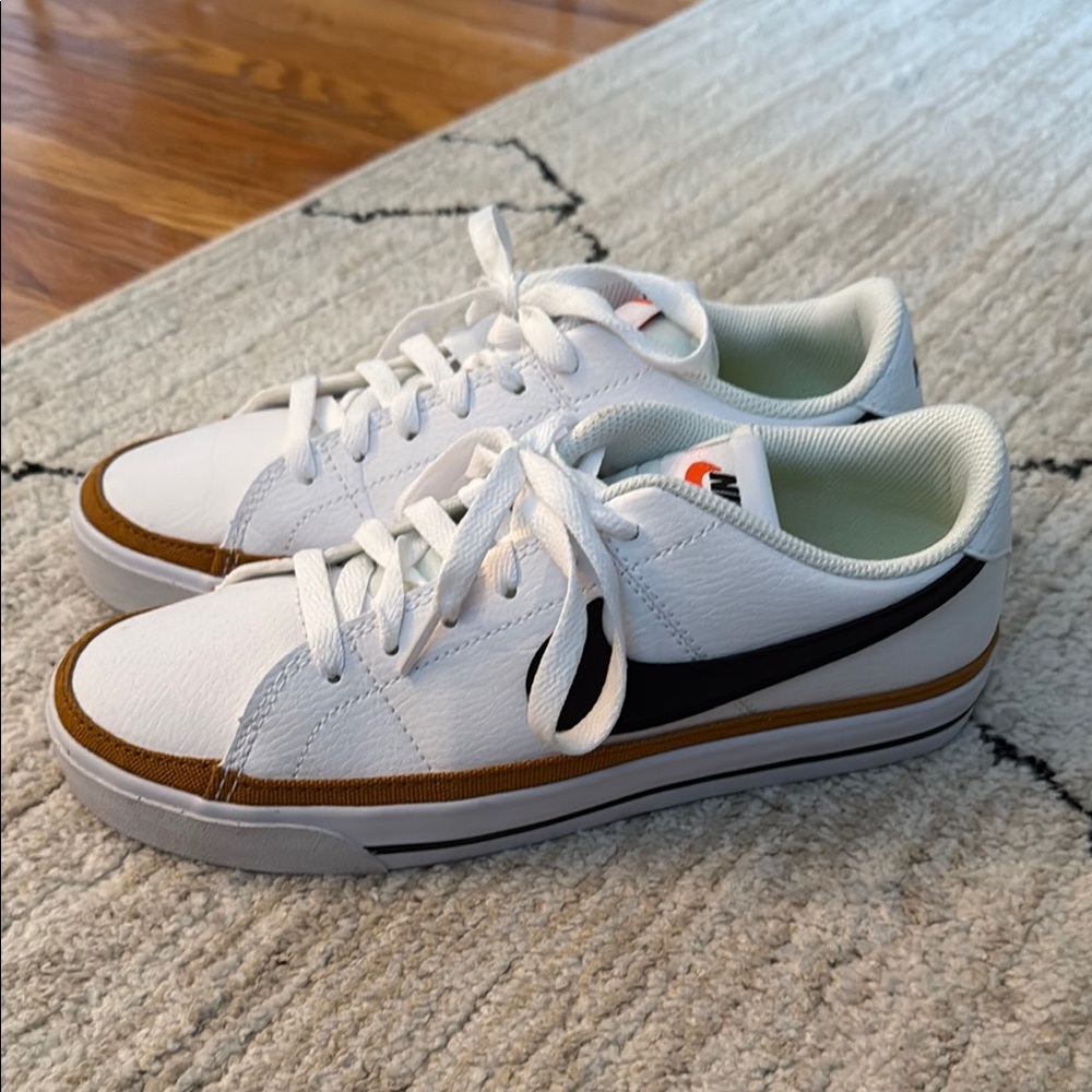 Nike Women’s Court Legacy Shoe